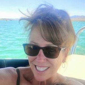 Meet your Posher, Laurie